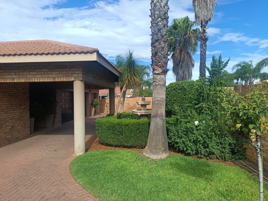 4 Bedroom Property for Sale in Hillcrest Northern Cape